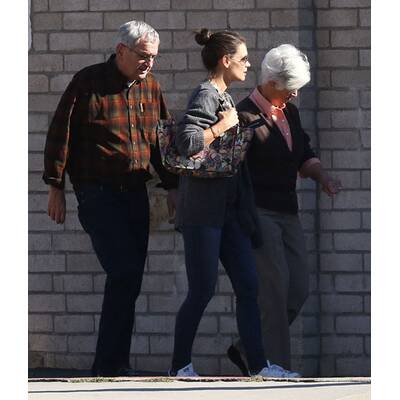 Katie Holmes verbringt Zeit mit Mama & Papa