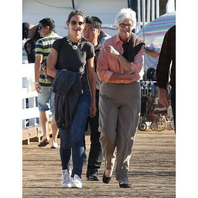 Katie Holmes verbringt Zeit mit Mama & Papa