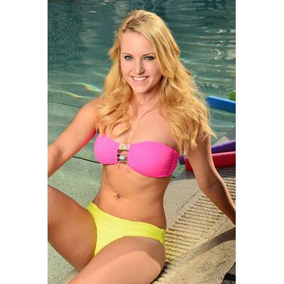 Bachelor-Ladys zeigen Bikini-Figur