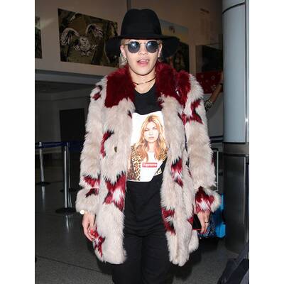 Rita Ora im Schlabber-Look