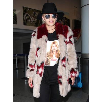 Rita Ora im Schlabber-Look