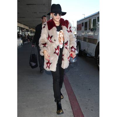 Rita Ora im Schlabber-Look