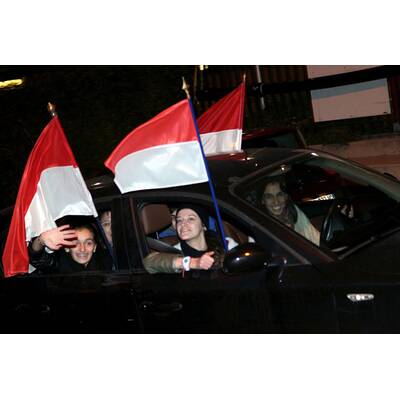 Charlènes Zwillinge: So feiert das Volk