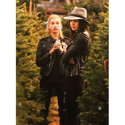Kendall Jenner & Hailey Jenner beim Christbaum-Shopping
