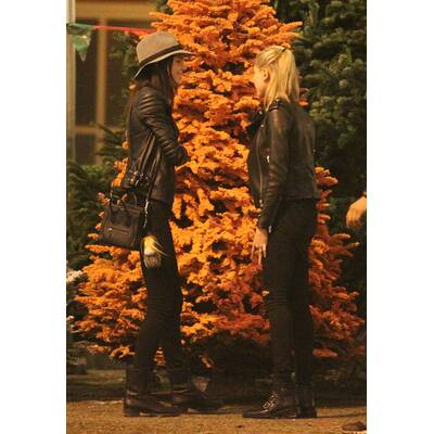 Kendall Jenner & Hailey Jenner beim Christbaum-Shopping