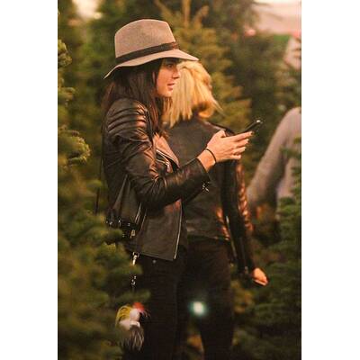 Kendall Jenner & Hailey Jenner beim Christbaum-Shopping