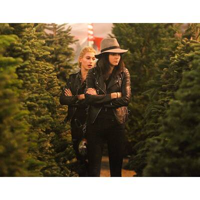 Kendall Jenner & Hailey Jenner beim Christbaum-Shopping