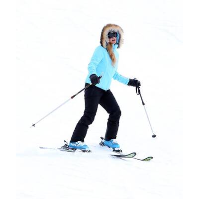 Paris Hilton kann ja echt Skifahren