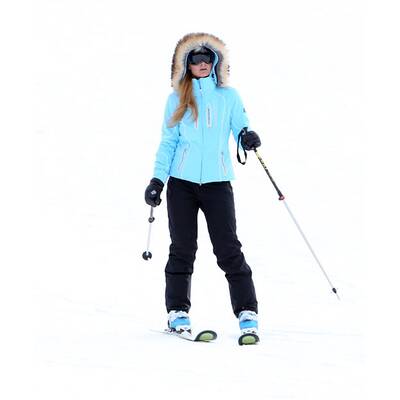 Paris Hilton kann ja echt Skifahren