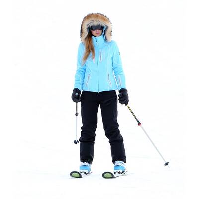 Paris Hilton kann ja echt Skifahren