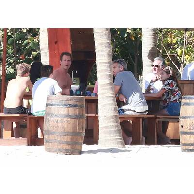 George Clooney & Amal relaxen in Cabo