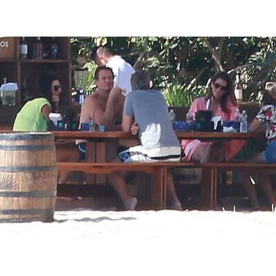George Clooney & Amal relaxen in Cabo