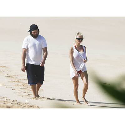 Pamela Anderson: Romantischer Spaziergang mit Rick Salomon