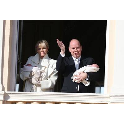 Charlène und Albert zeigen Zwillinge