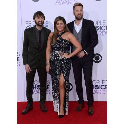 Kalye Cuoco & Kristen Bell