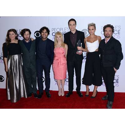 Kalye Cuoco & Kristen Bell