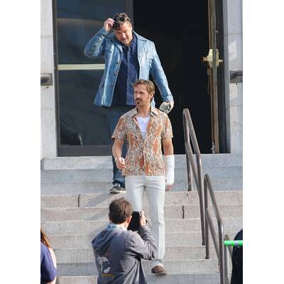 Gosling & Crowe am Set