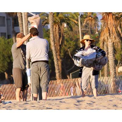 Amy Adams genießt einen Strandtag mit Tochter Aviana