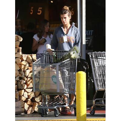 Elisabetta Canalis geht Einkaufen