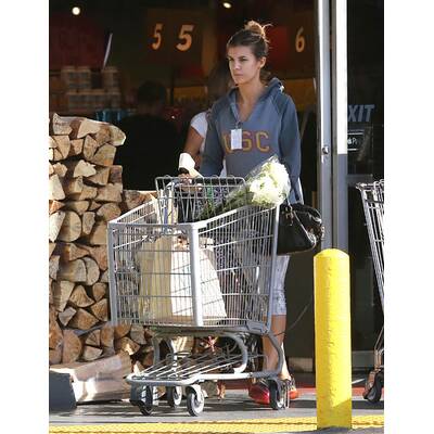 Elisabetta Canalis geht Einkaufen