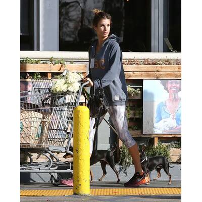Elisabetta Canalis geht Einkaufen