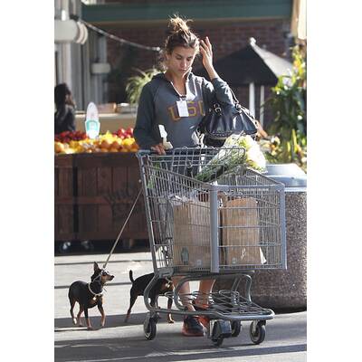 Elisabetta Canalis geht Einkaufen