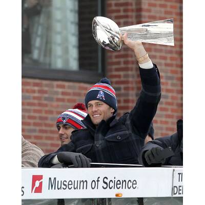 Tom Brady feiert mit Sohn Benjamin den Super Bowl-Triumph