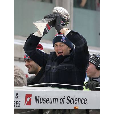 Tom Brady feiert mit Sohn Benjamin den Super Bowl-Triumph