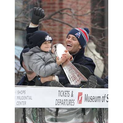 Tom Brady feiert mit Sohn Benjamin den Super Bowl-Triumph