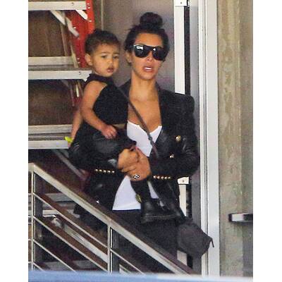 Kim Kardashian mit Tochter Nori unterwegs