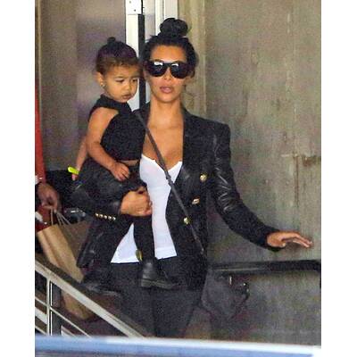 Kim Kardashian mit Tochter Nori unterwegs