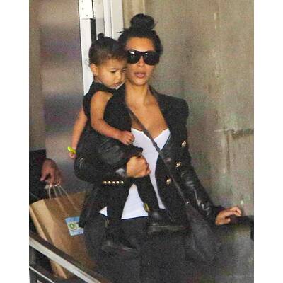 Kim Kardashian mit Tochter Nori unterwegs