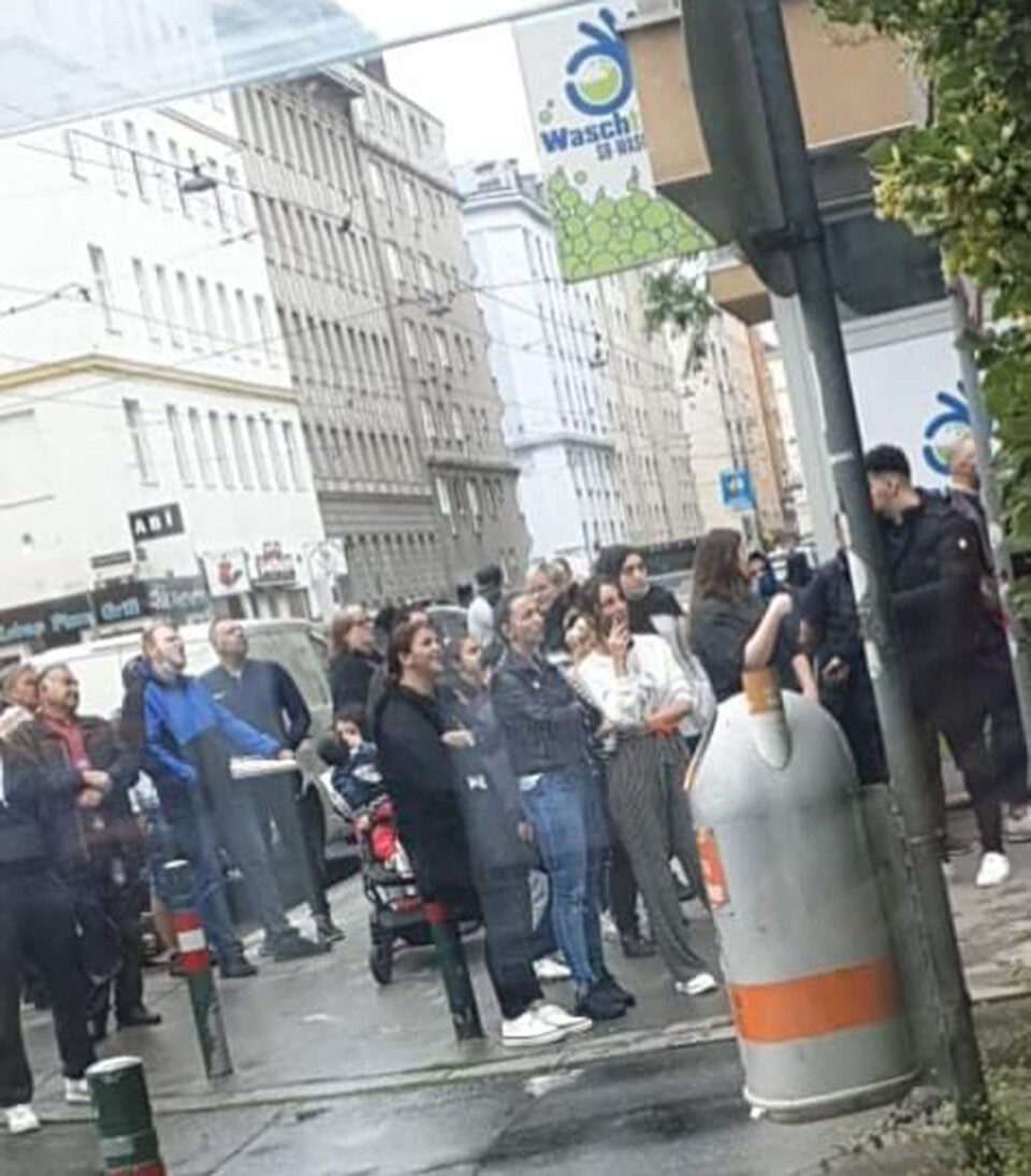 Wega-Einsatz und Polizei-Hubschrauber in Wien-Favoriten