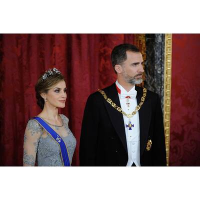 So schön empfängt  Königin Letizia den Präsidenten von Kolumbien