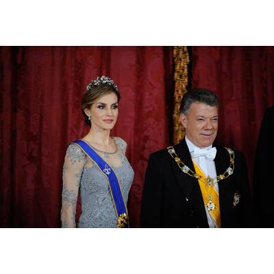 So schön empfängt  Königin Letizia den Präsidenten von Kolumbien