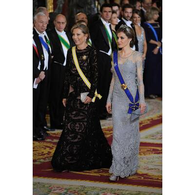 So schön empfängt  Königin Letizia den Präsidenten von Kolumbien