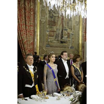 So schön empfängt  Königin Letizia den Präsidenten von Kolumbien