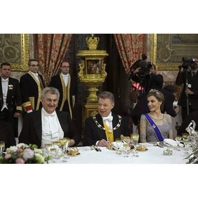 So schön empfängt  Königin Letizia den Präsidenten von Kolumbien