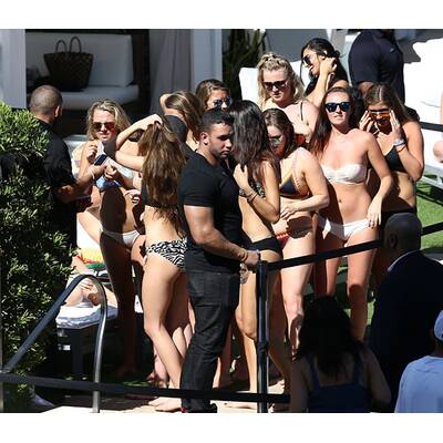 Justin Bieber relaxt mit sexy Bikini-Girls