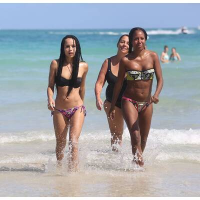Zoe Kravitz zeigt im Bikini ihre super Figur