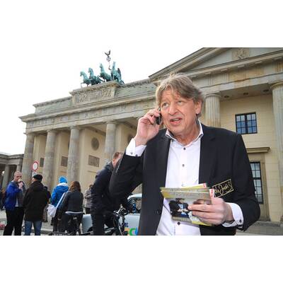 Walter Freiwald: Voller Einsatz beim Flyer-Verteilen