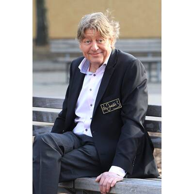 Walter Freiwald: Voller Einsatz beim Flyer-Verteilen