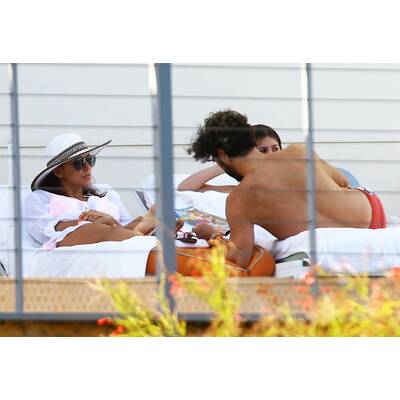 Eva Longoria entspannt sich mit Lover Jose Baston