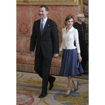 So kaschiert Königin Letizia ihre Magerfigur 