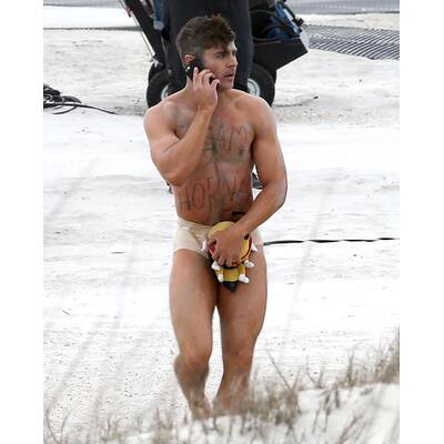 Zac Efron: Oben ohne & mit unsexy Schlüpfer