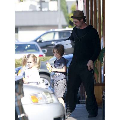 Brad Pitt: Donut-Shopping mit Knox & Vivienne