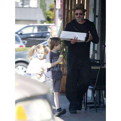 Brad Pitt: Donut-Shopping mit Knox & Vivienne