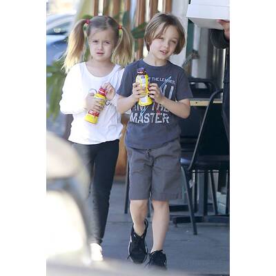 Brad Pitt: Donut-Shopping mit Knox & Vivienne