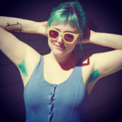 Gefärbte Achselhaare: Top oder Flop? 