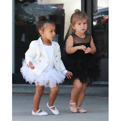 North West: Im Designer-Outfit zur Ballettstunde